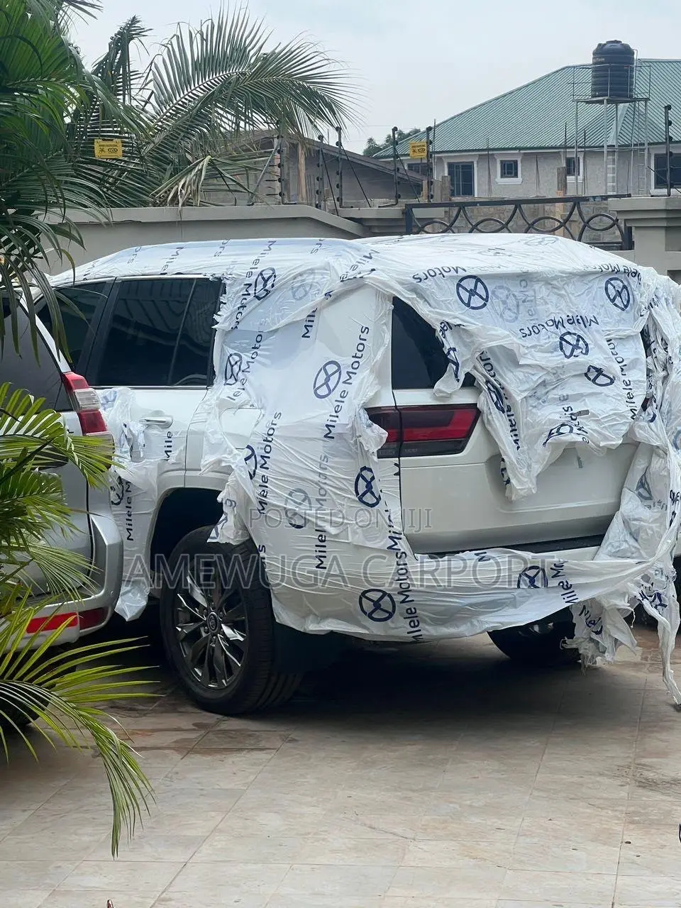 Toyota Land Cruiser LC300 2024 White