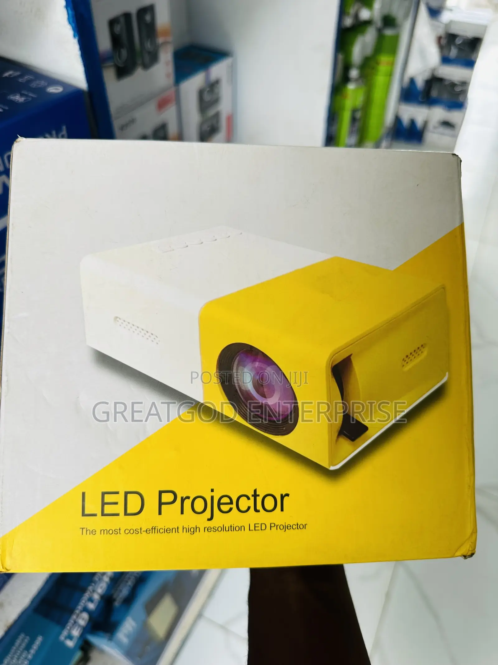YG300 Mini LED Projector
