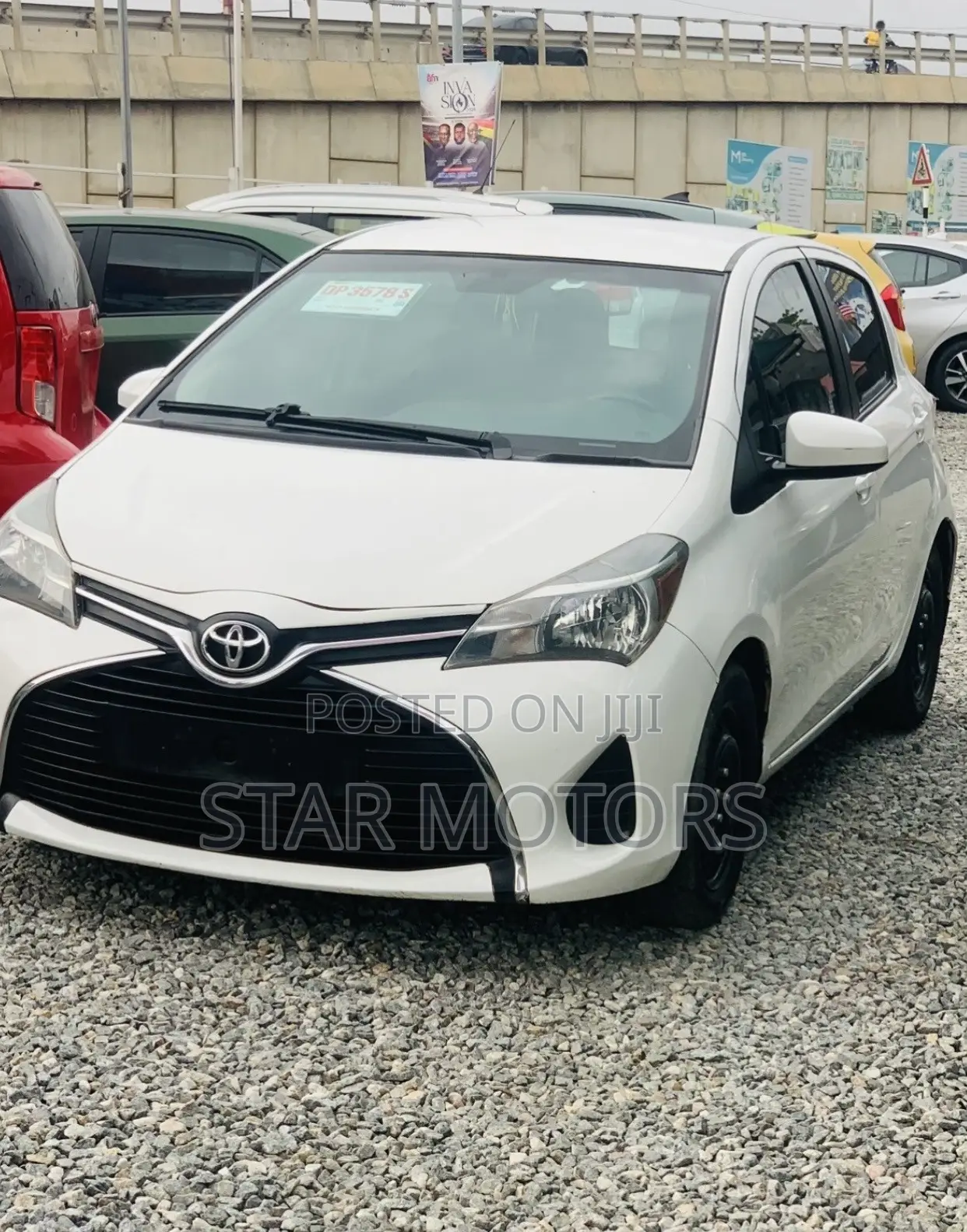 Toyota Yaris LE Hatchback 5dr 2015 White