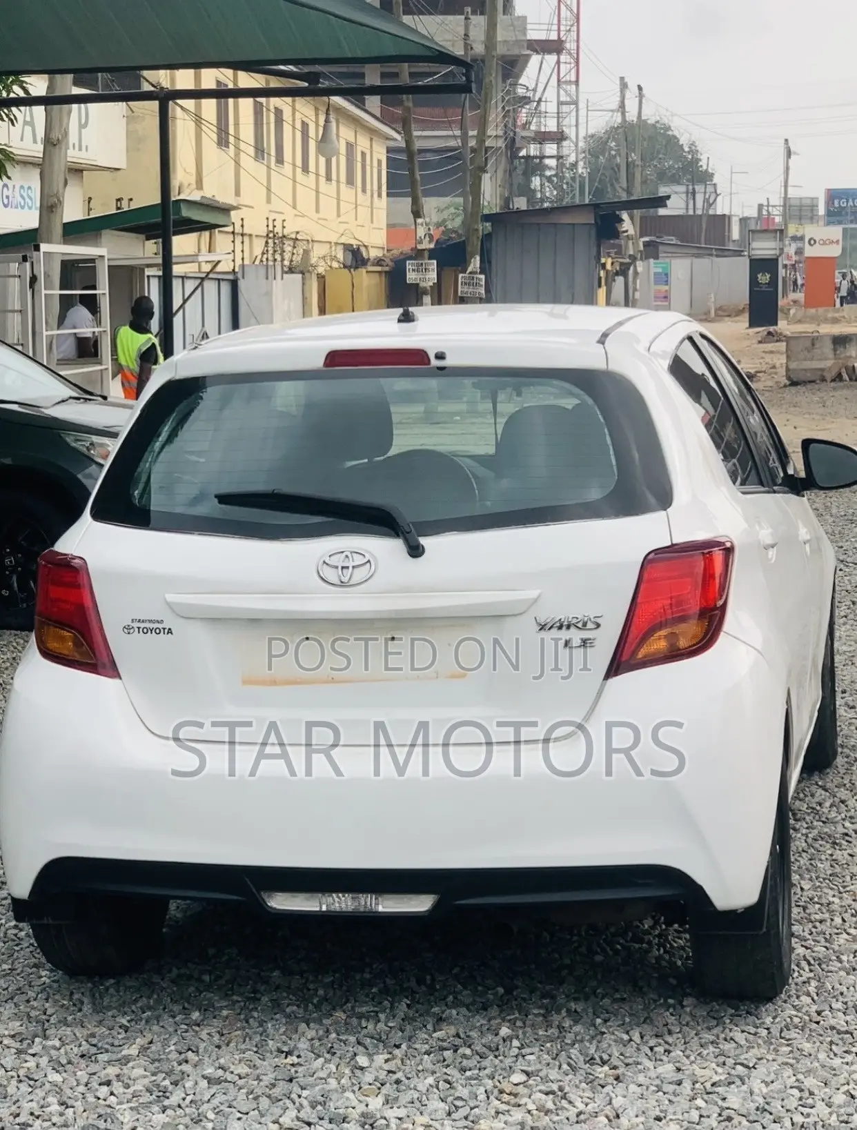 Toyota Yaris LE Hatchback 5dr 2015 White