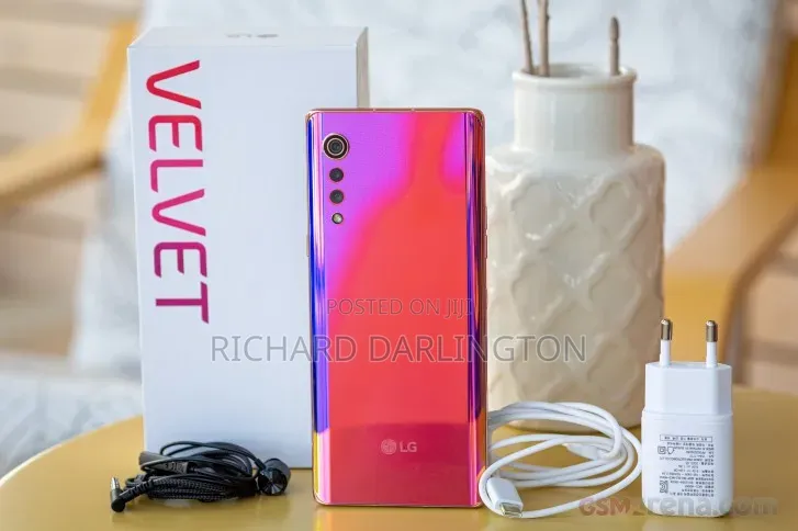 New LG Velvet 128 GB Red