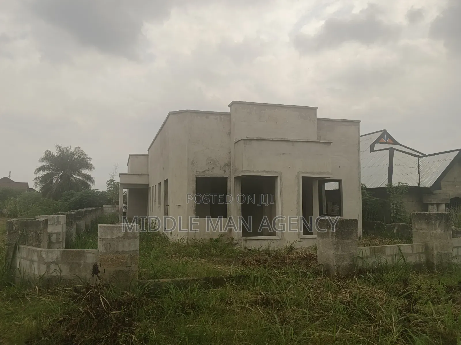 Mini Flat in Middle Man Agency, Ejisu-Juaben Municipal for sale
