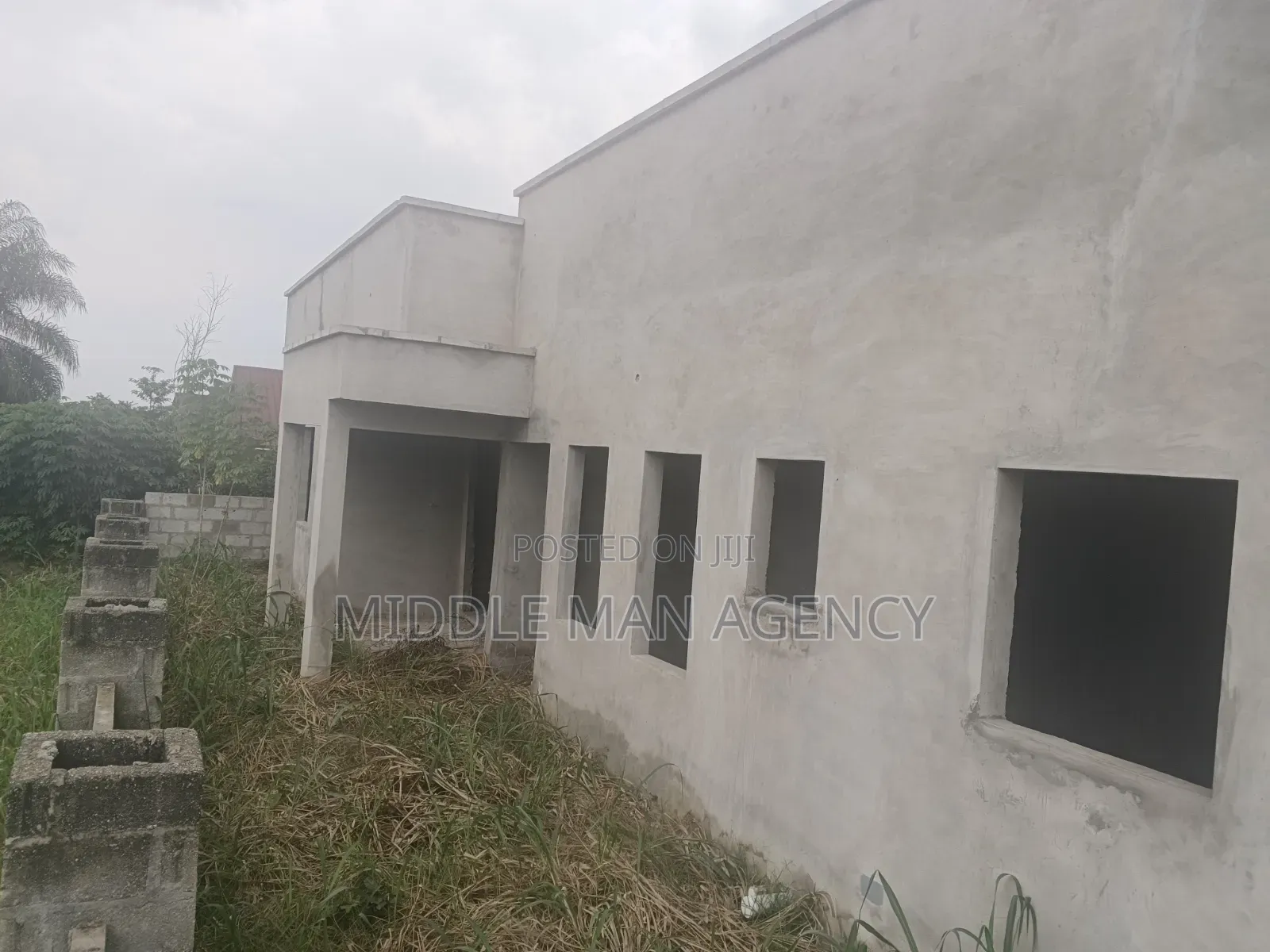 Mini Flat in Middle Man Agency, Ejisu-Juaben Municipal for sale