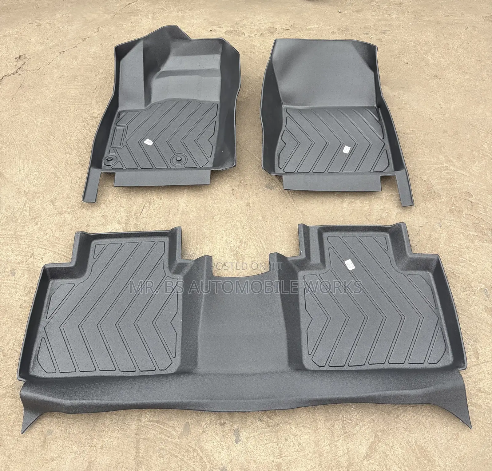 Nissan Rogue / X-Trail Floor Mat (Carpet)