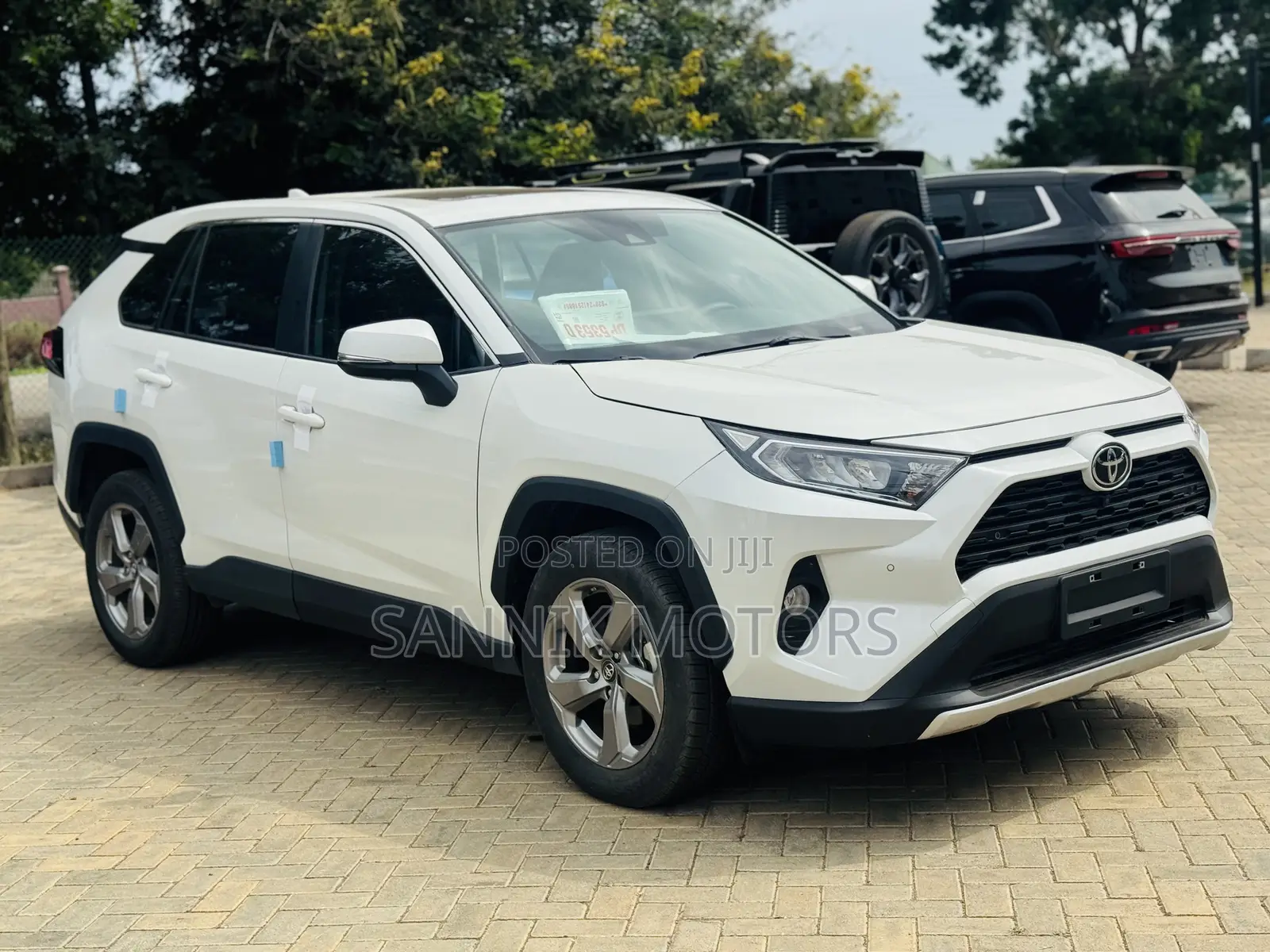 Toyota RAV4 Limited 2022 White