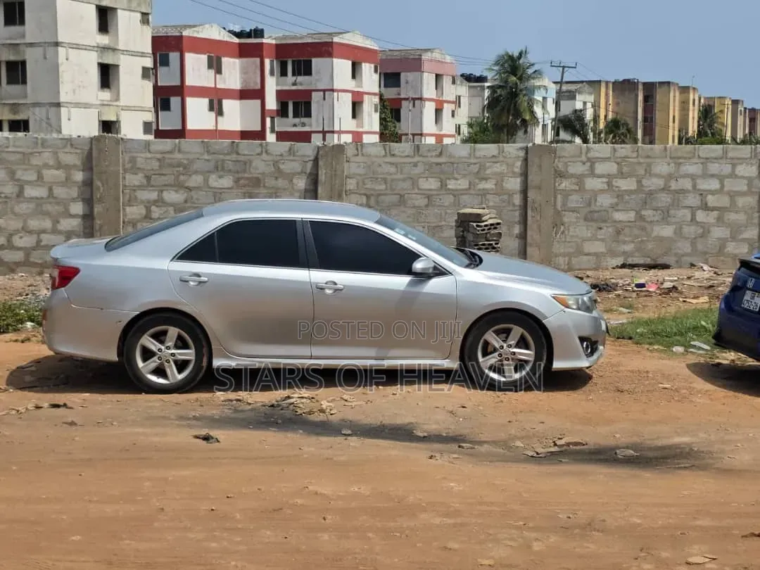 Toyota Camry 2014 Silver