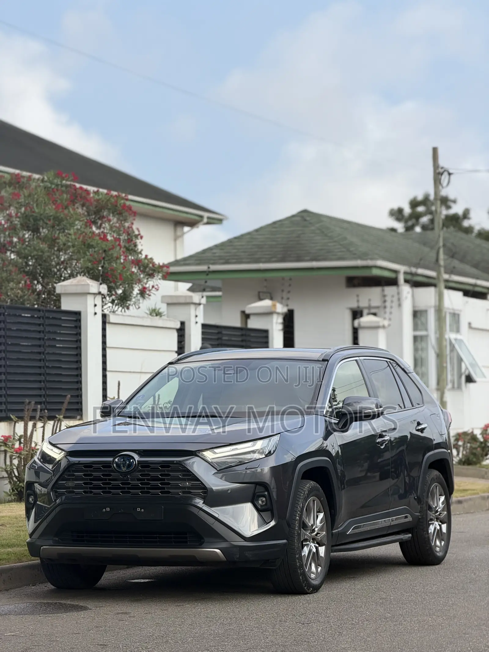 Toyota RAV4 XLE Premium 2022 Silver