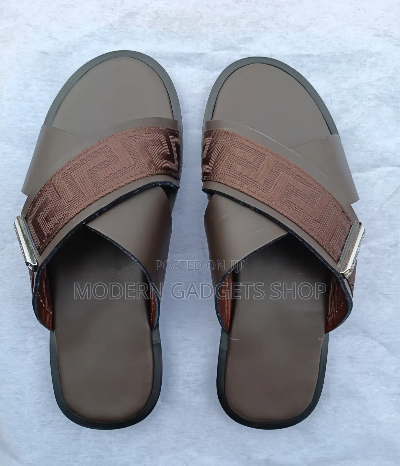 Men’s Premium Cross-Strap Slippers – Stylish Comfortable