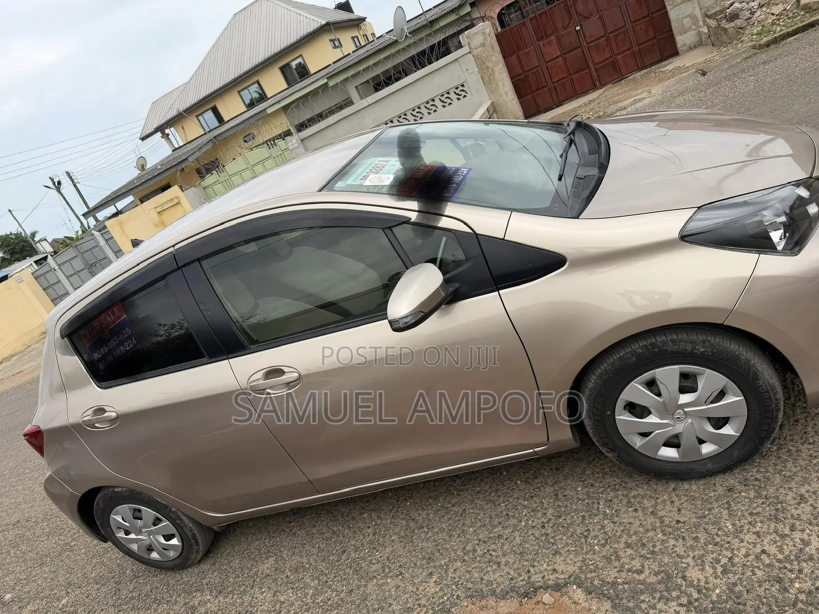 Toyota Vitz 1.3 FWD 5dr 2016 Brown