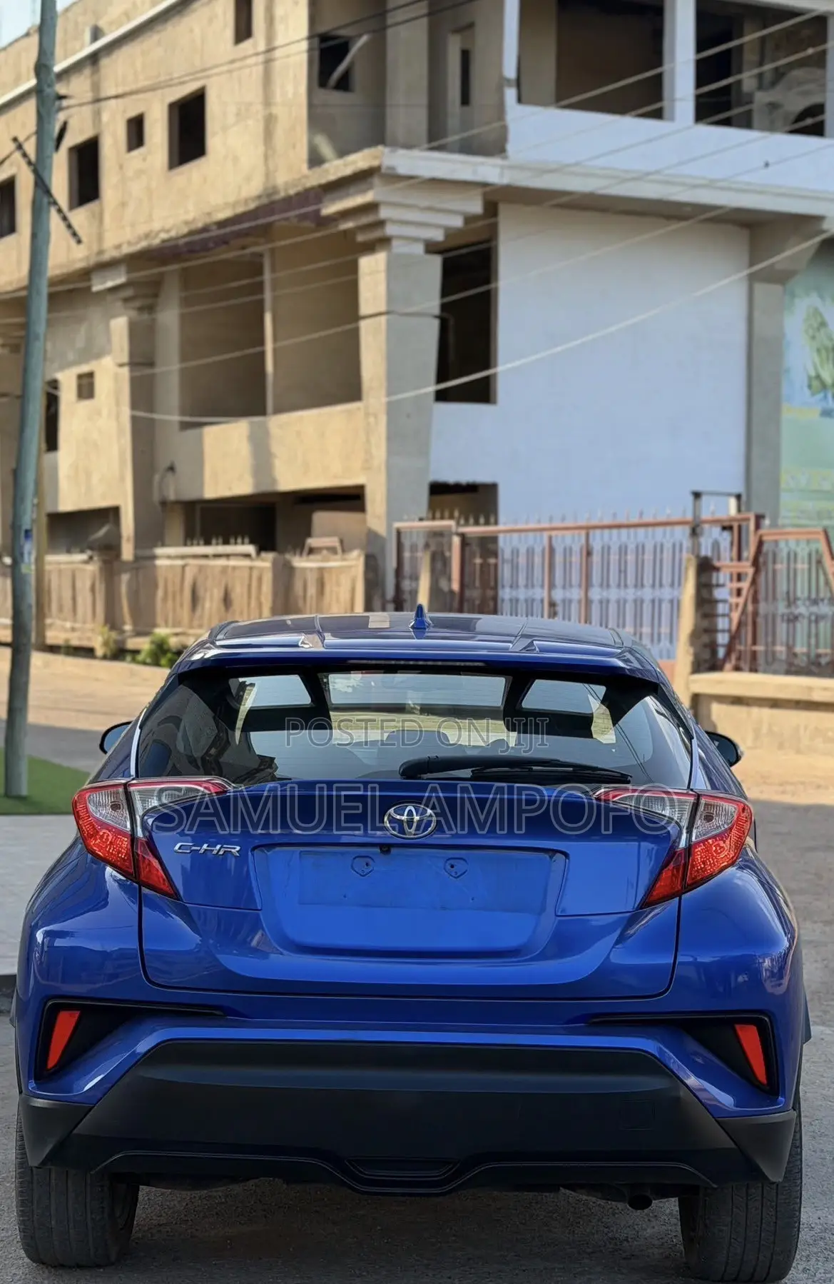 Toyota C-HR 2018 Blue