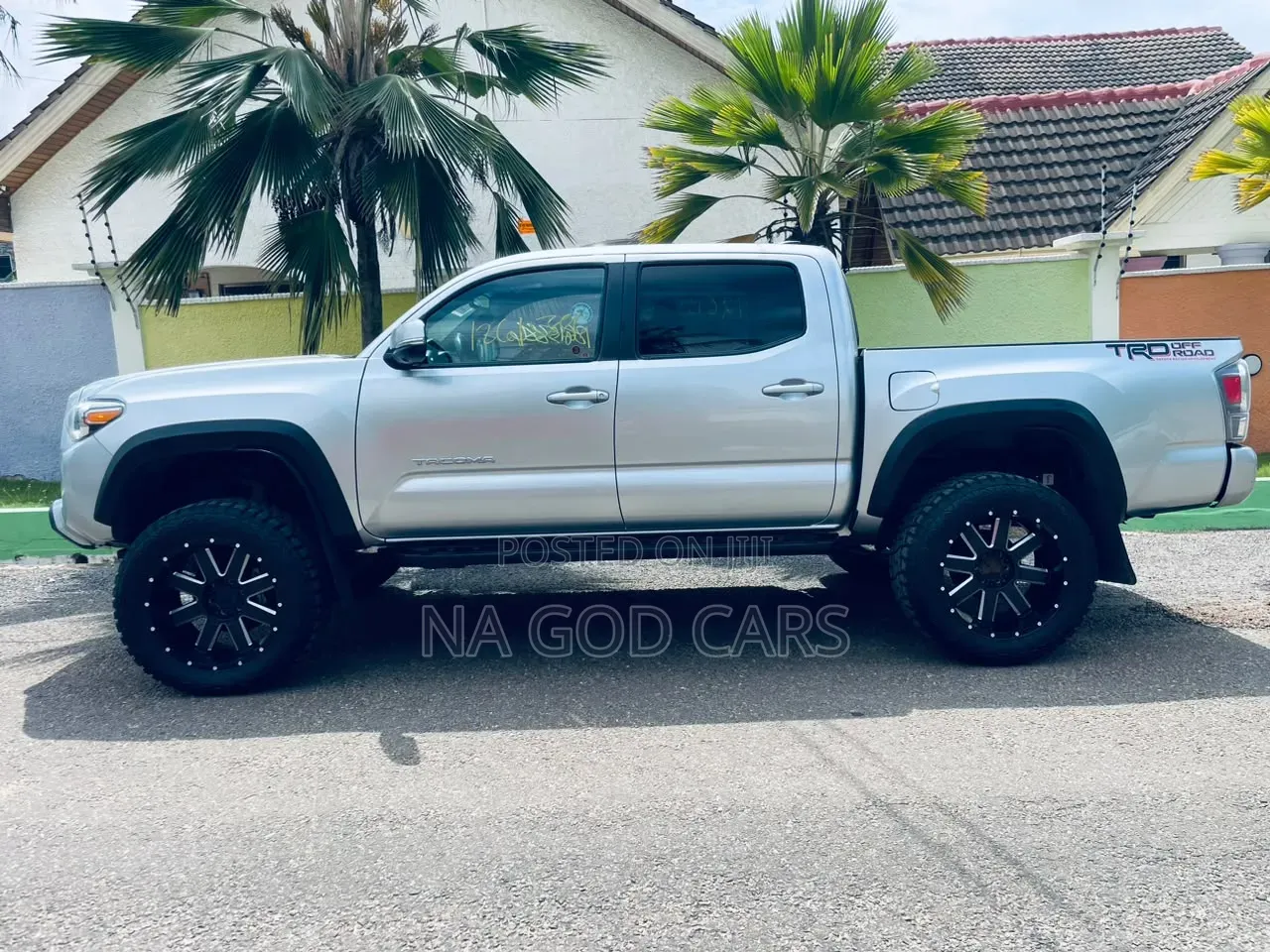 Toyota Tacoma 2022 Brown