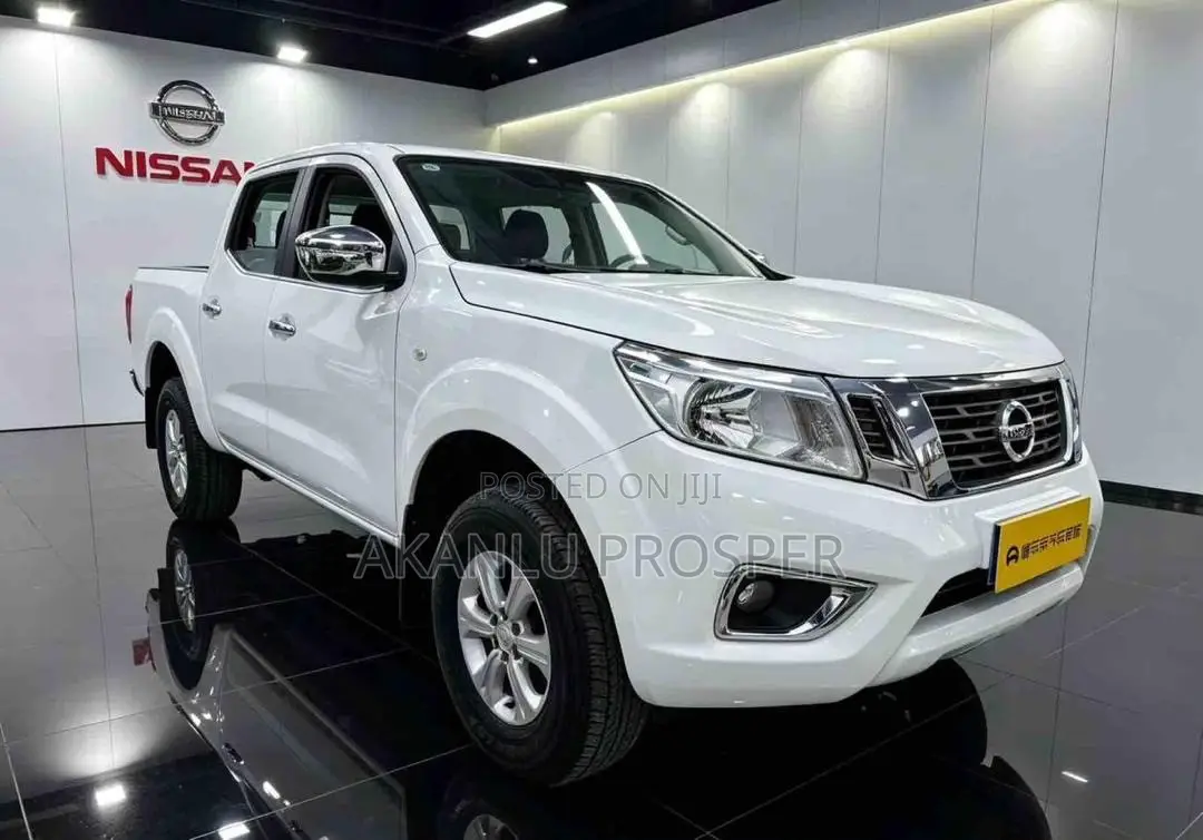 Nissan Navara 2019 White