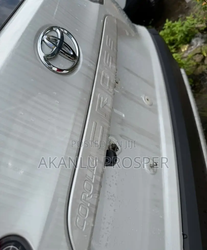 Toyota Corolla 2024 White