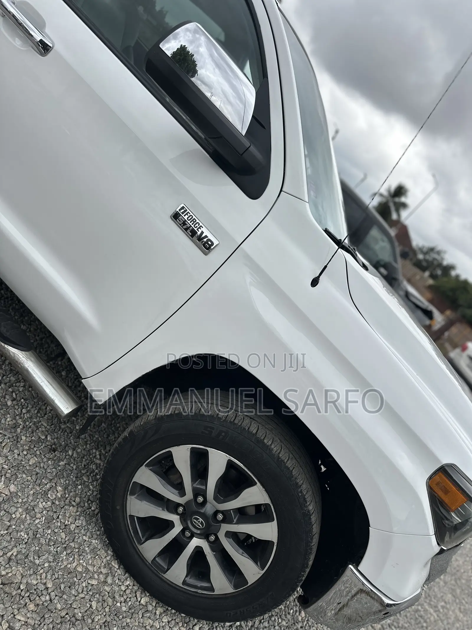 Toyota Tundra Limited 5.7L V8 4x2 Double Cab 6.6 ft. box 145.7 in. WB