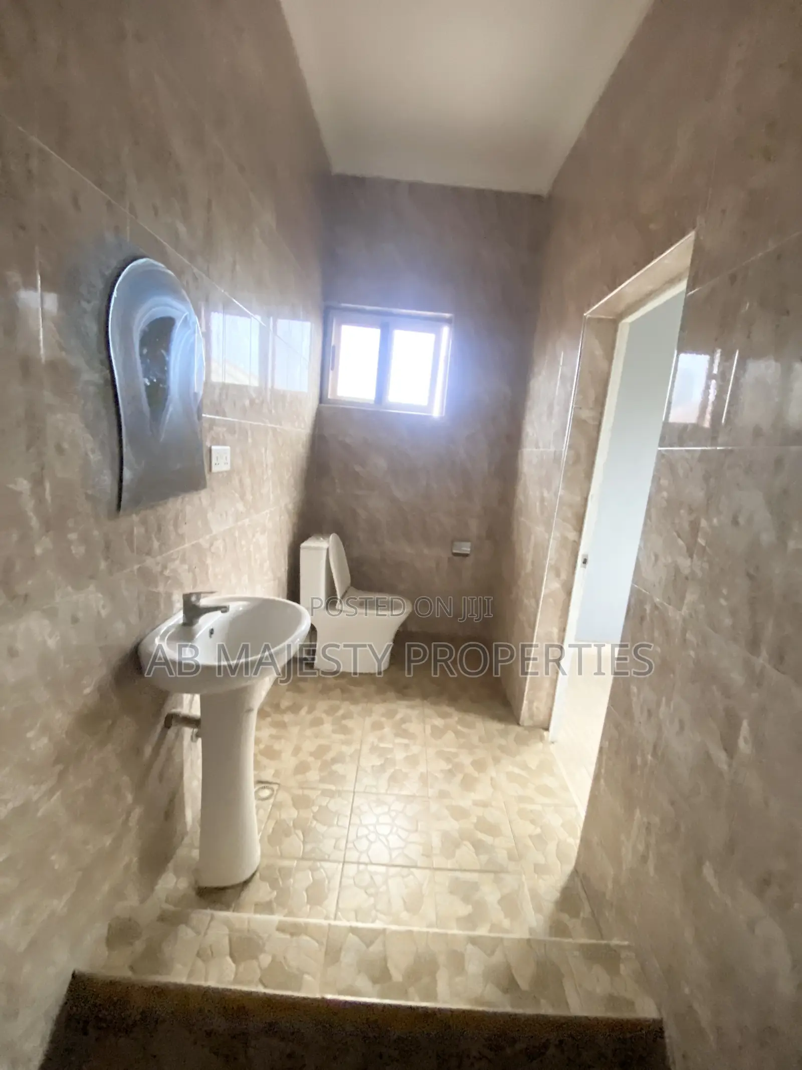 3bdrm Apartment in Ab Majesty, Baatsona Total for rent