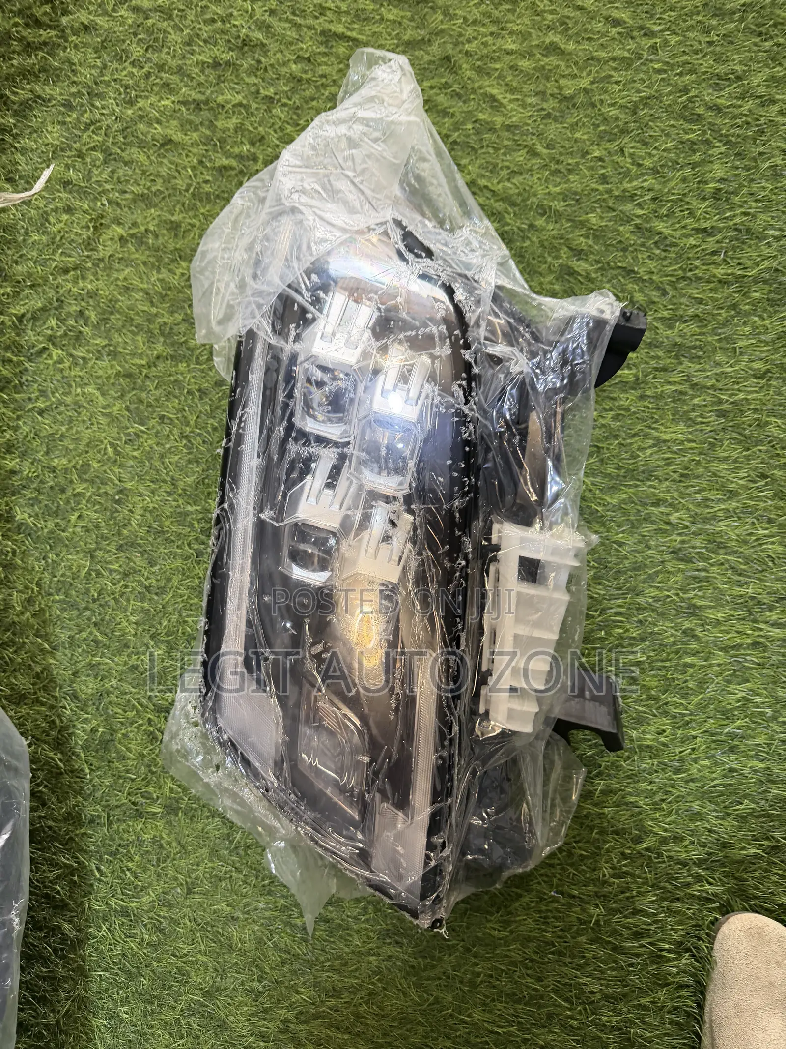 Nissan Navara 2020,2021,2019,2022, LED Headlights Available
