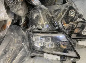 Nissan Navara 2020,2021,2019,2022, LED Headlights Available
