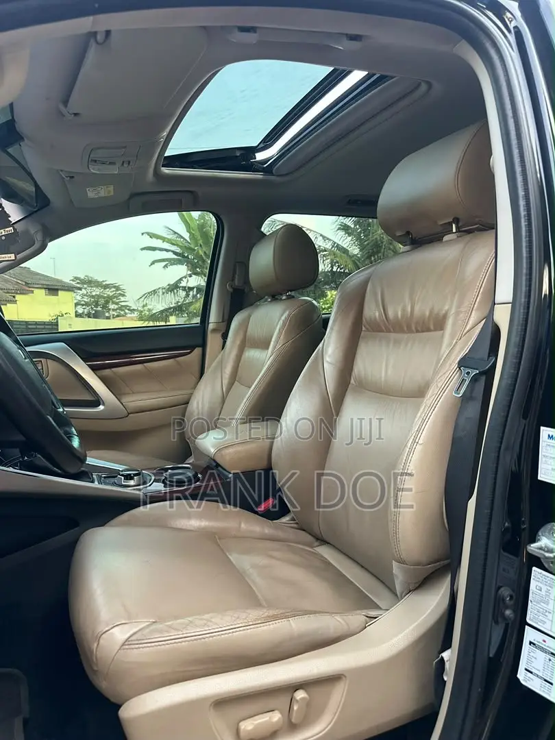 Mitsubishi Montero Sport 2017 Black