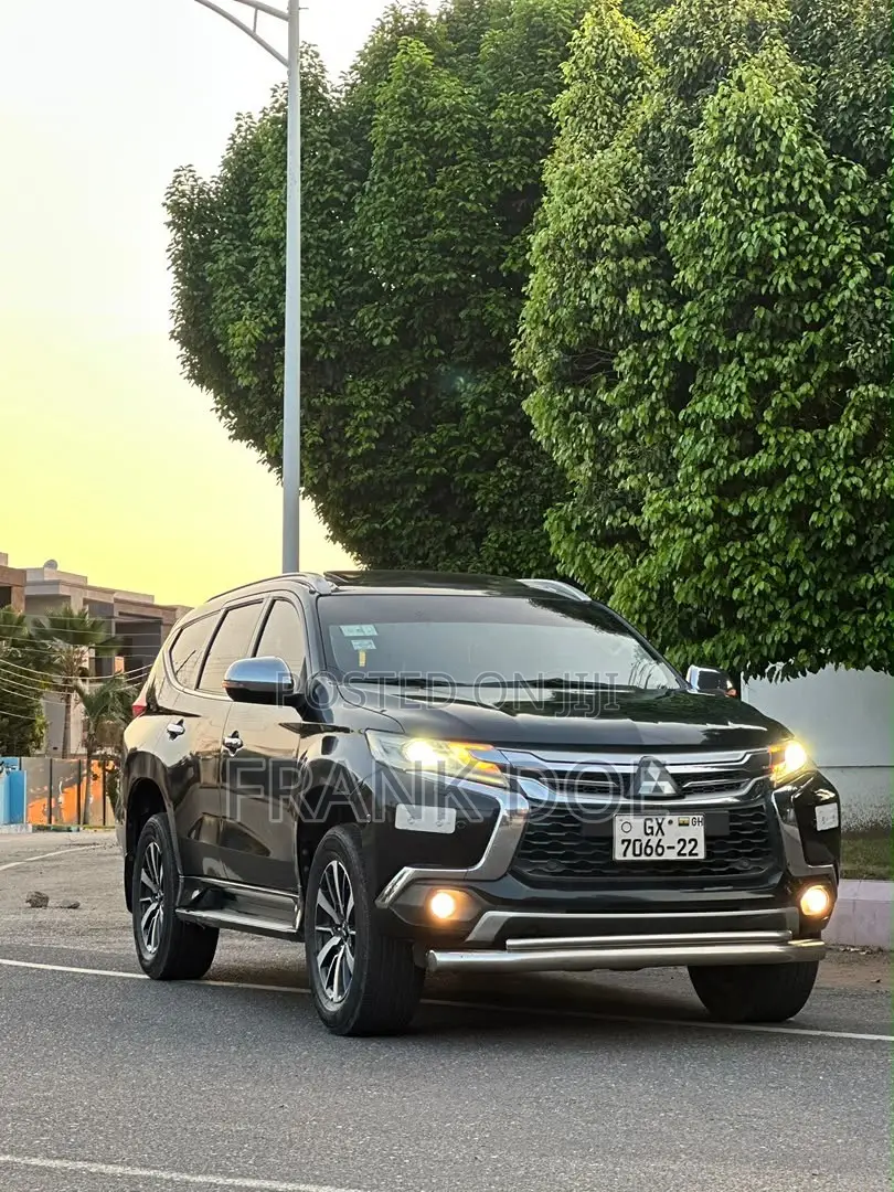 Mitsubishi Montero Sport 2017 Black