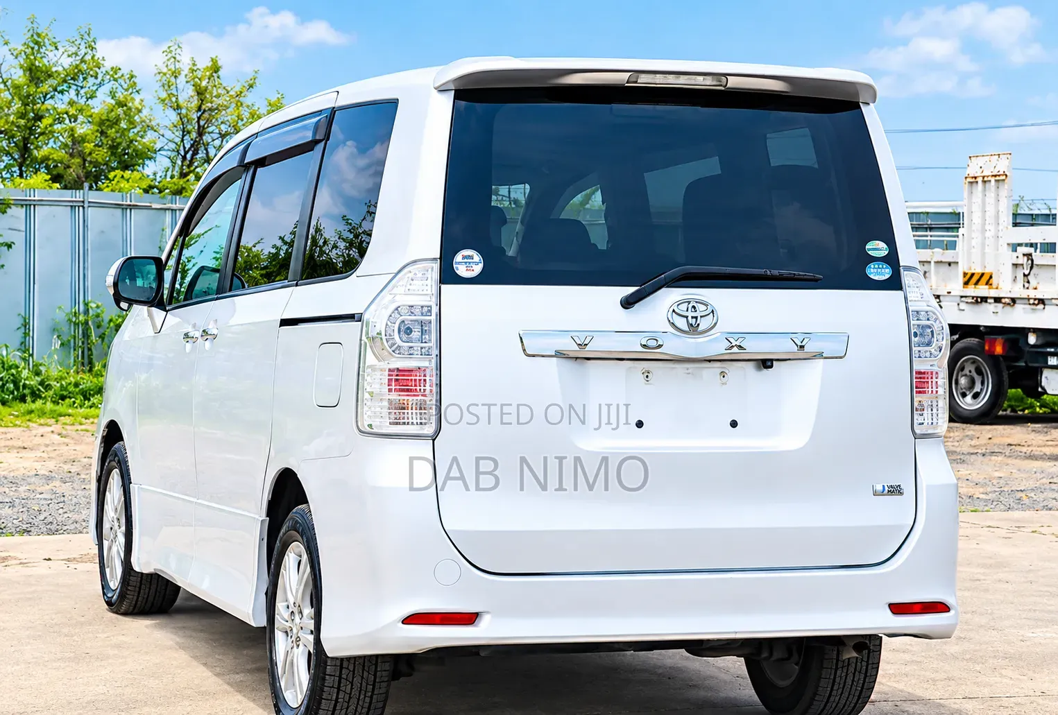 Toyota Voxy 2012 Silver