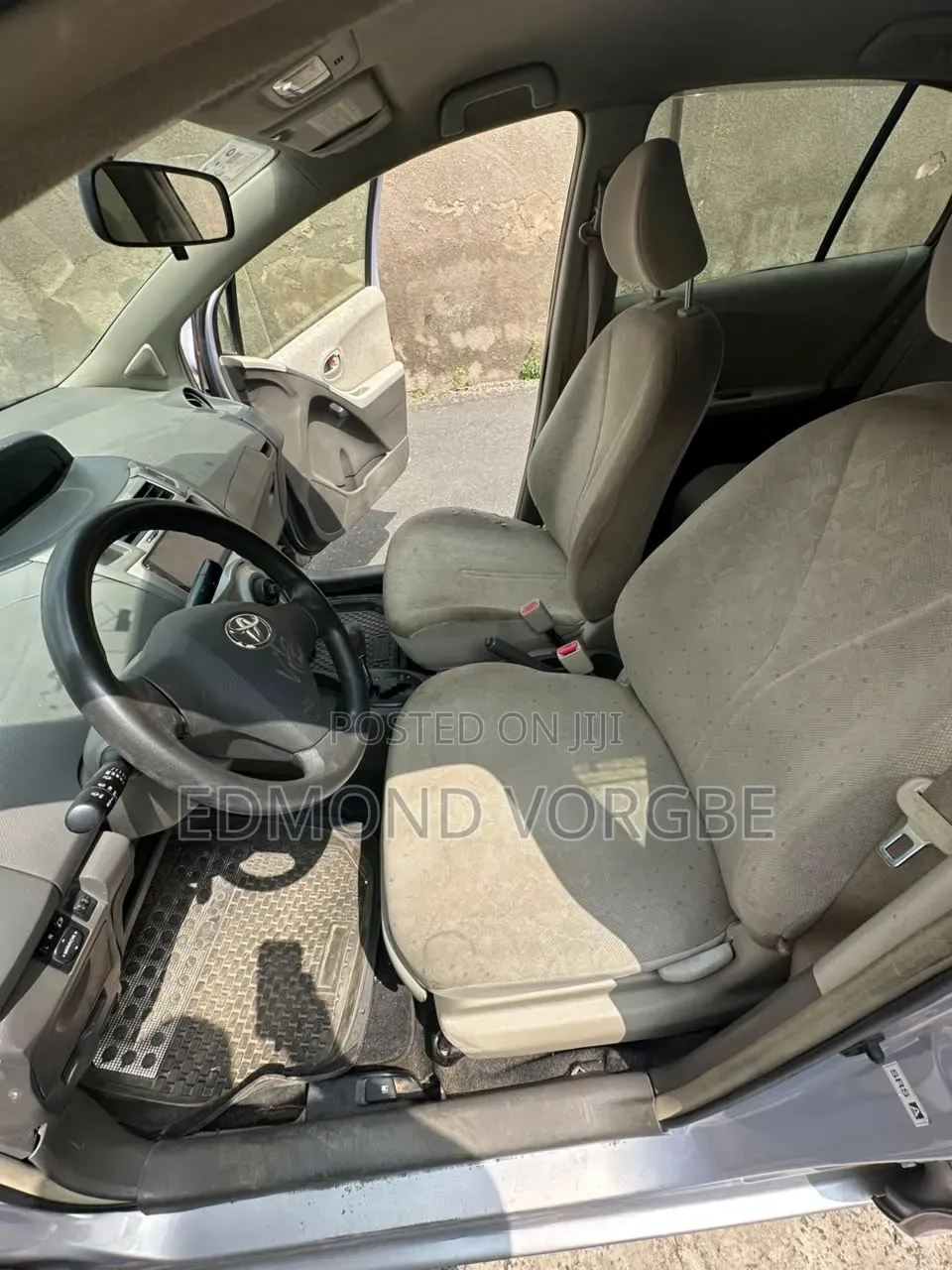 Toyota Vitz 2010 Purple