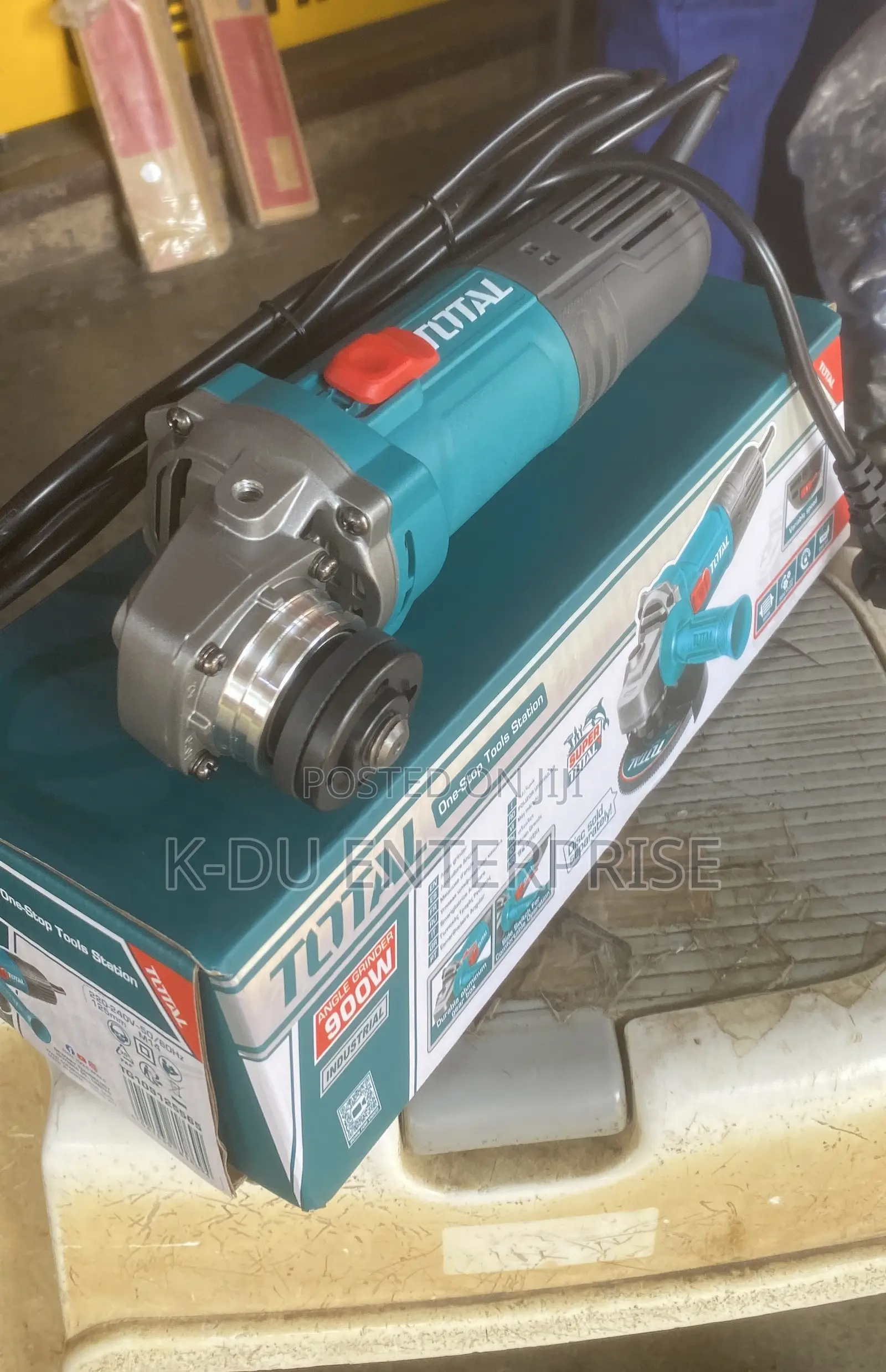 Total Angle Grinder 900W