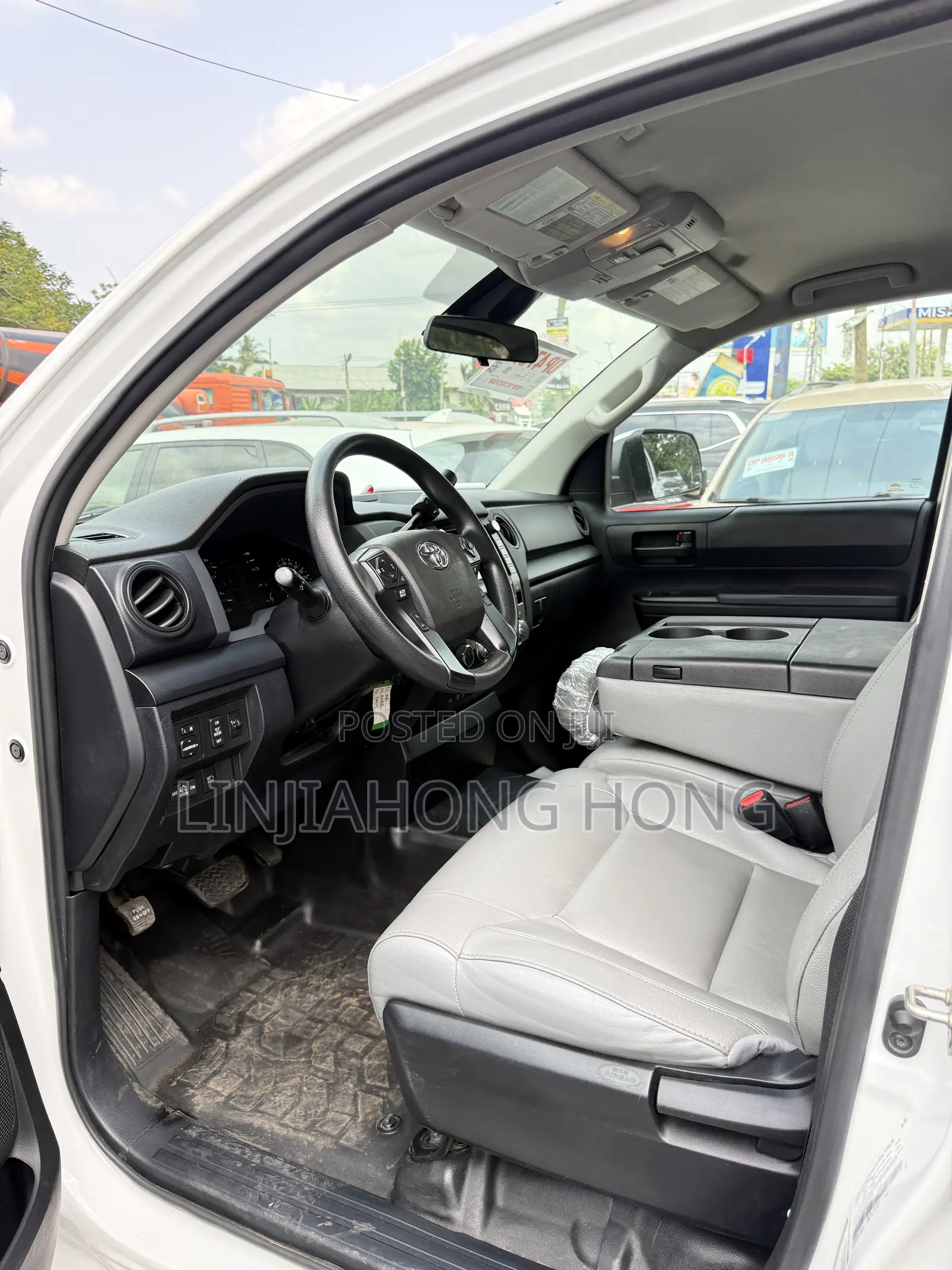 Toyota Tundra SR 5.7L V8 4x4 Double Cab 6.6 ft. box 145.7 in. WB 2020