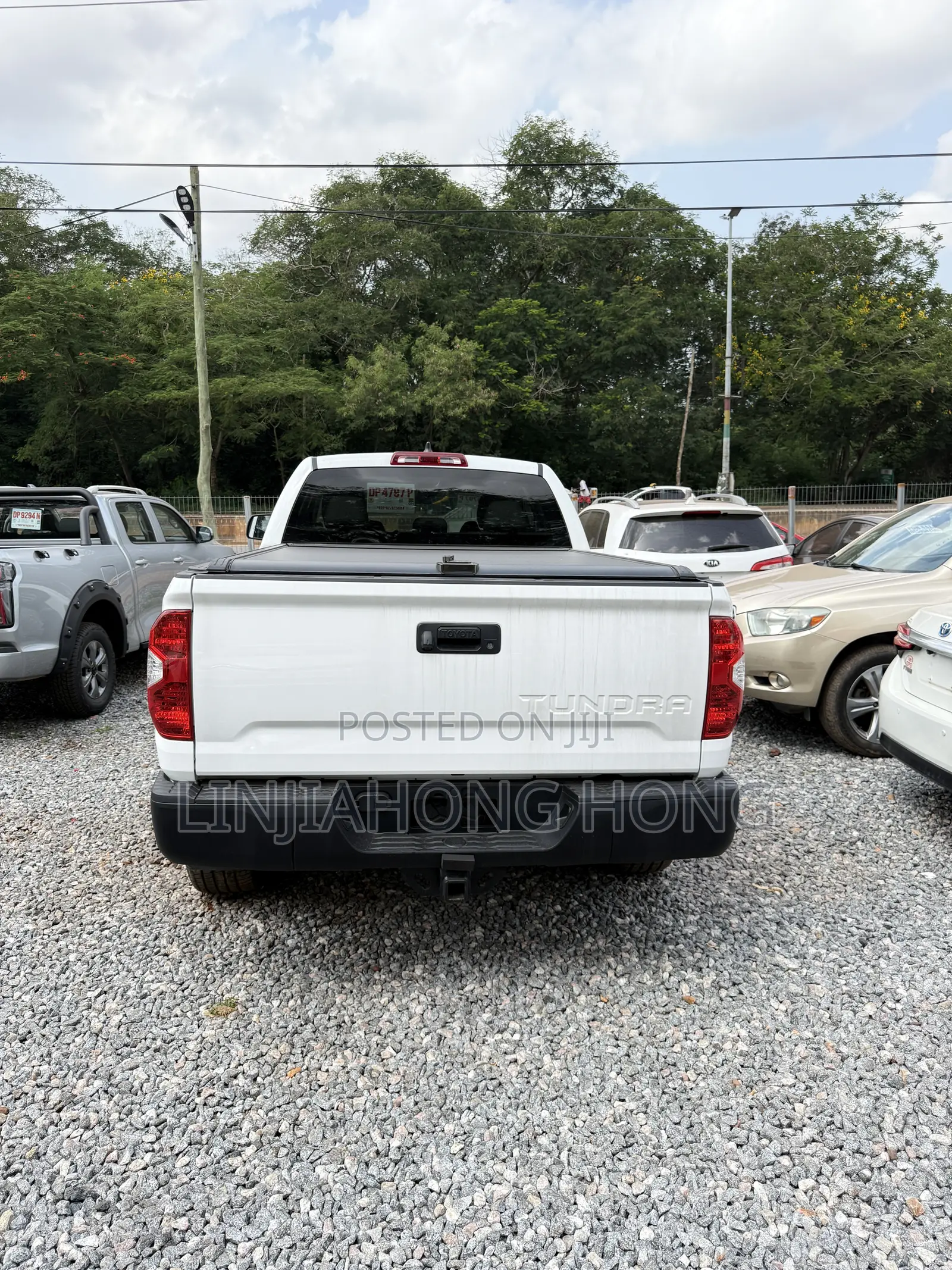 Toyota Tundra SR 5.7L V8 4x4 Double Cab 6.6 ft. box 145.7 in. WB 2020