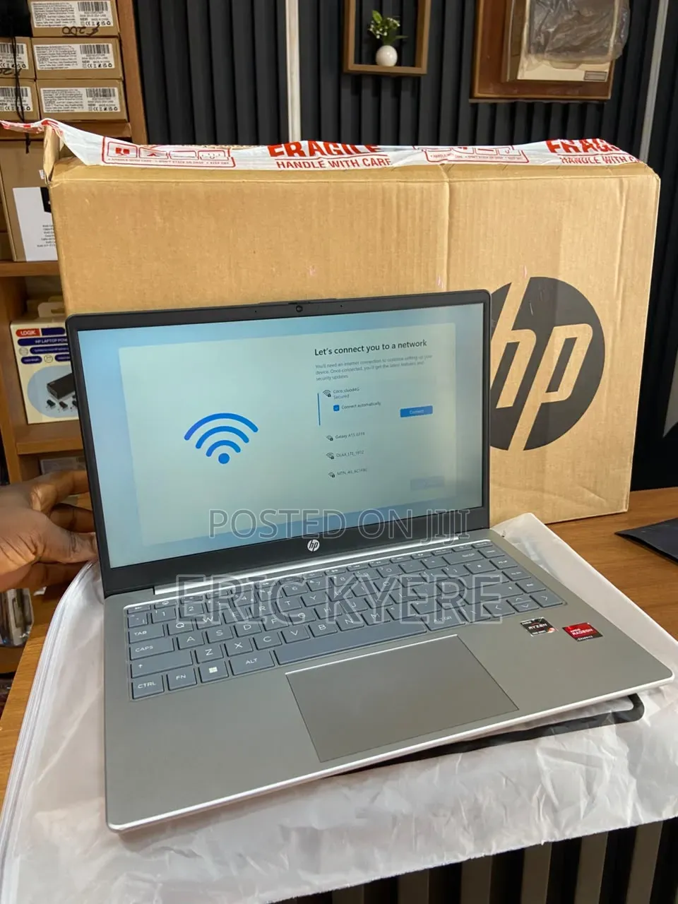 New Laptop HP 8GB AMD Ryzen 3 SSD 256GB