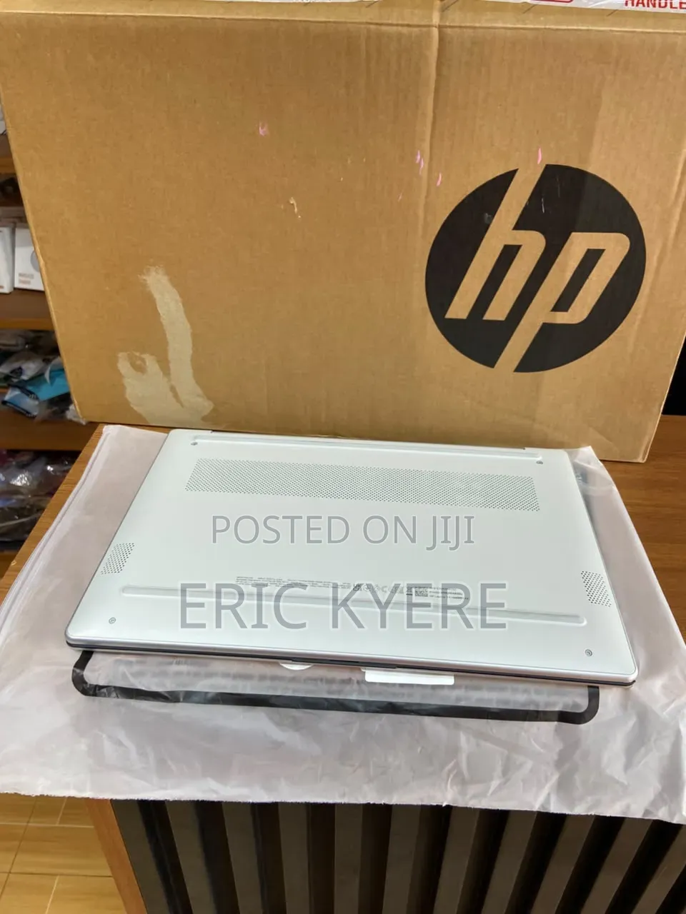 New Laptop HP 8GB AMD Ryzen 3 SSD 256GB