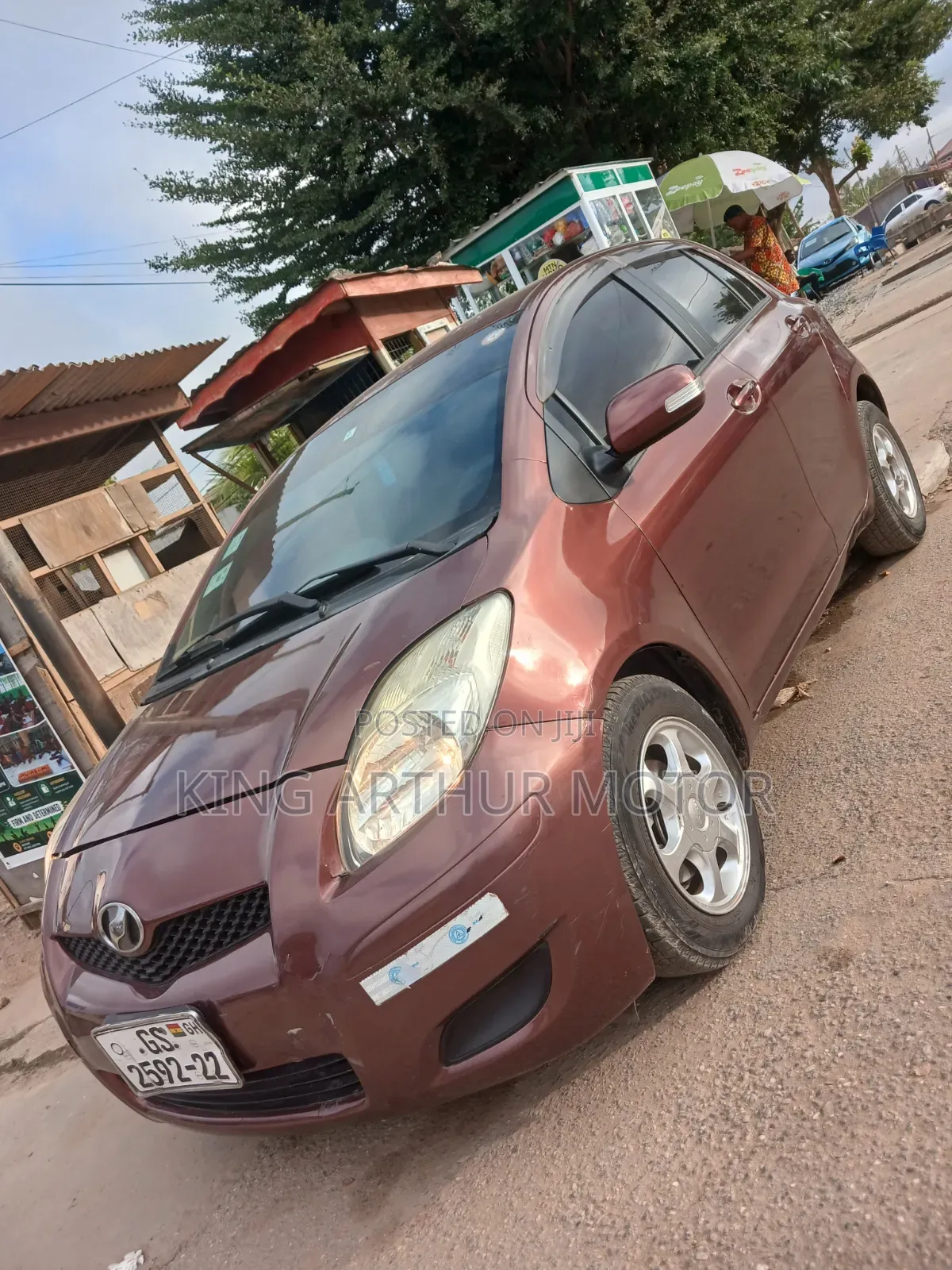 Toyota Vitz 1.3 FWD 5dr 2010 Brown