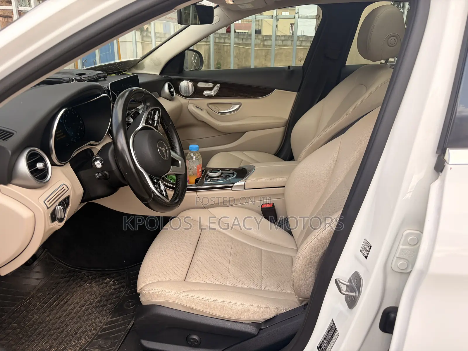 Mercedes-Benz C300 2021 White