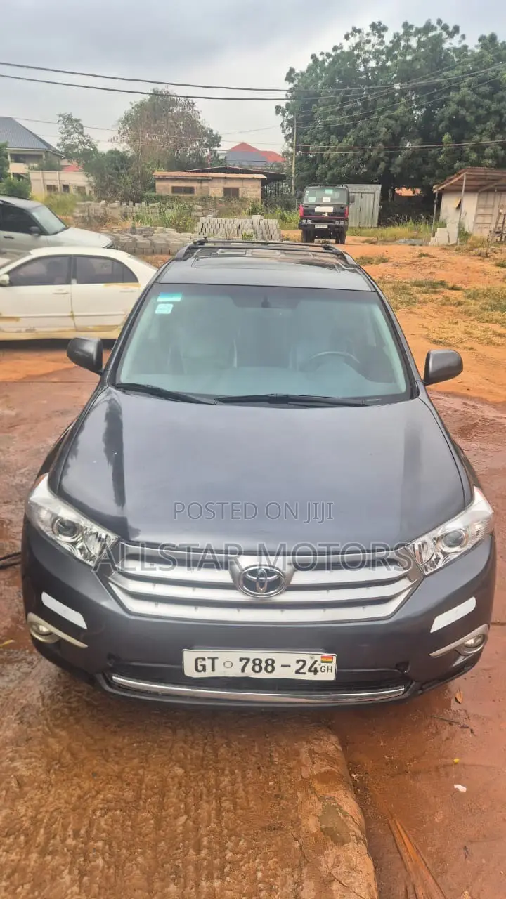 Toyota Highlander Limited 3.5L 2WD 2013