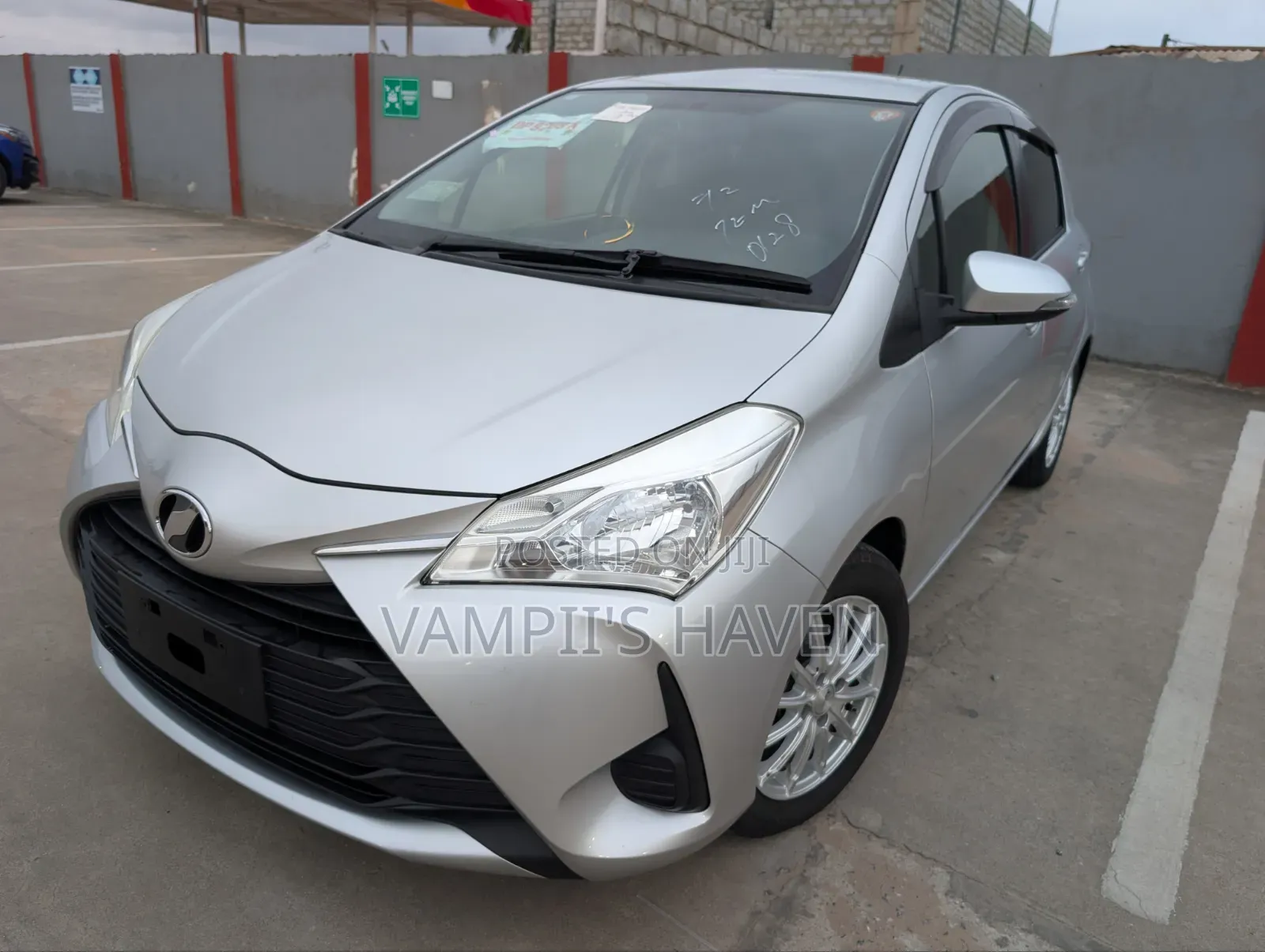 Toyota Vitz 2018 Silver
