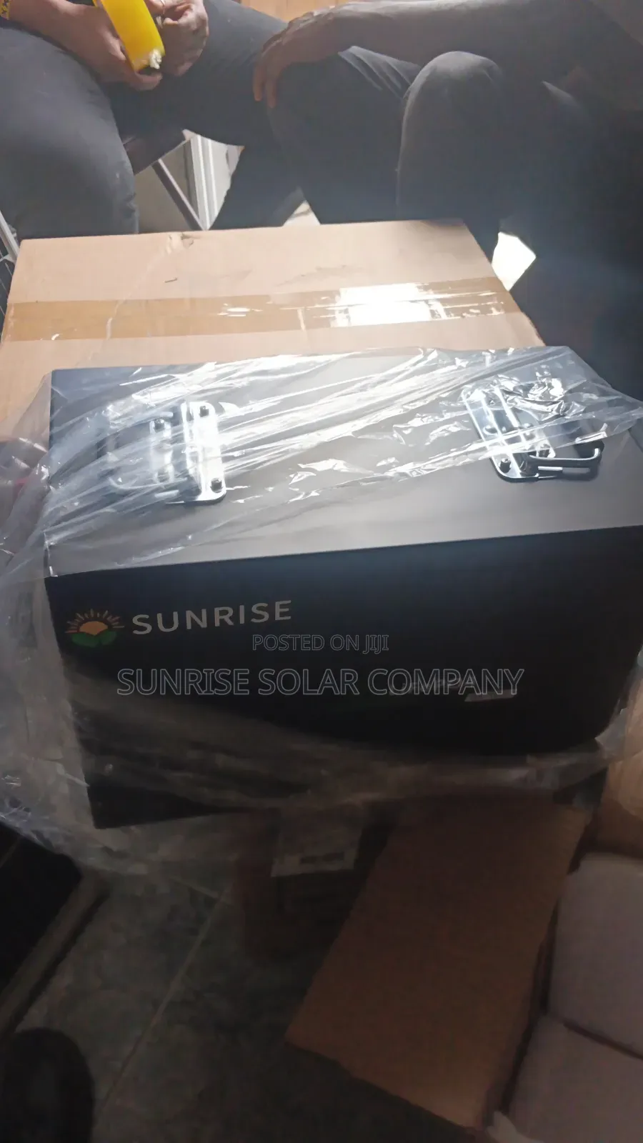 Solar Lithium Battery 12.8v 100ah With a Charger