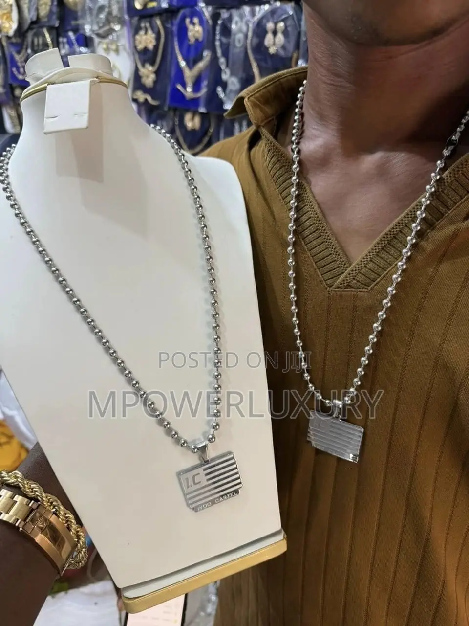 "Iyoo Cartel Chain" or "Cartel Flag Pendant