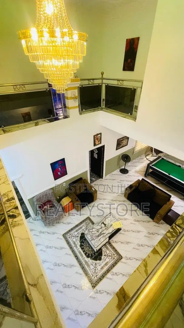6bdrm Mansion in Ablekuma, Accra Metropolitan for sale