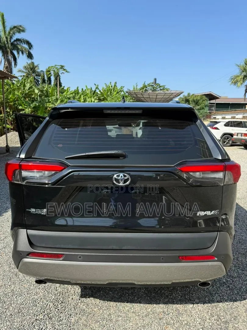 Toyota RAV4 2023 White
