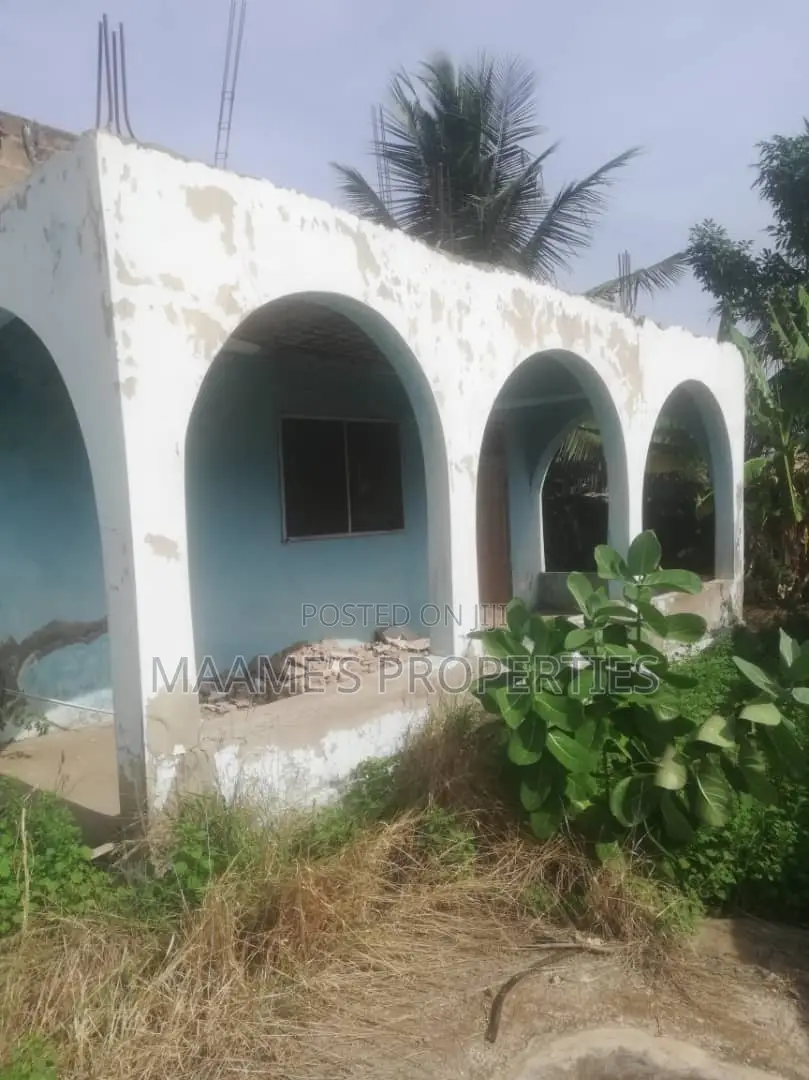 70x100 Titled Land With Old Structure on at UPSA
