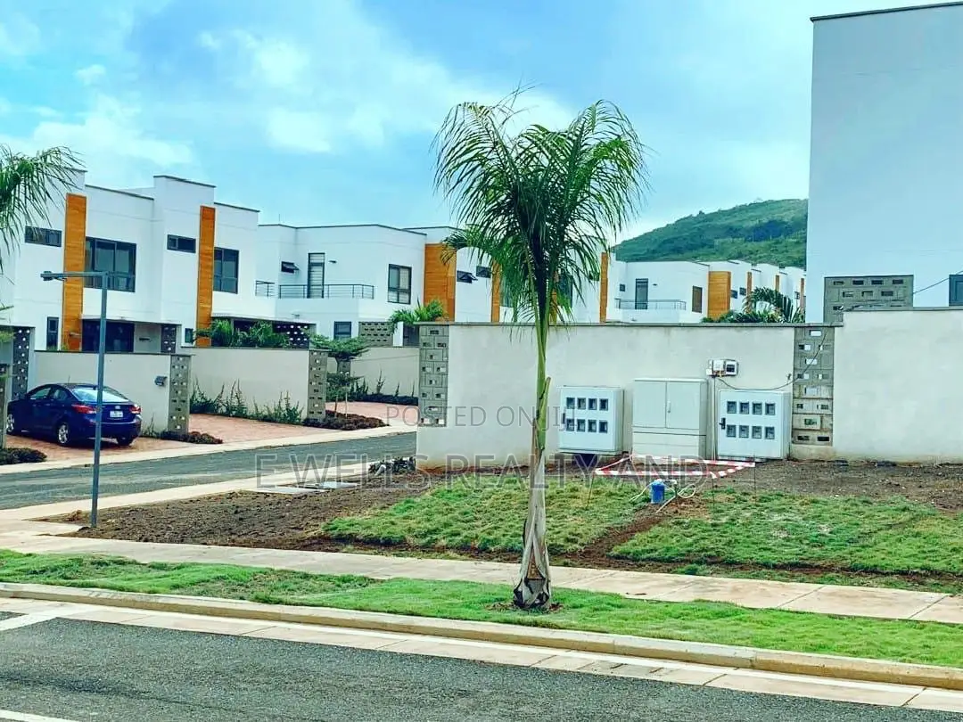 3bdrm Townhouse / Terrace in Ayimensah Park, Accra Metropolitan