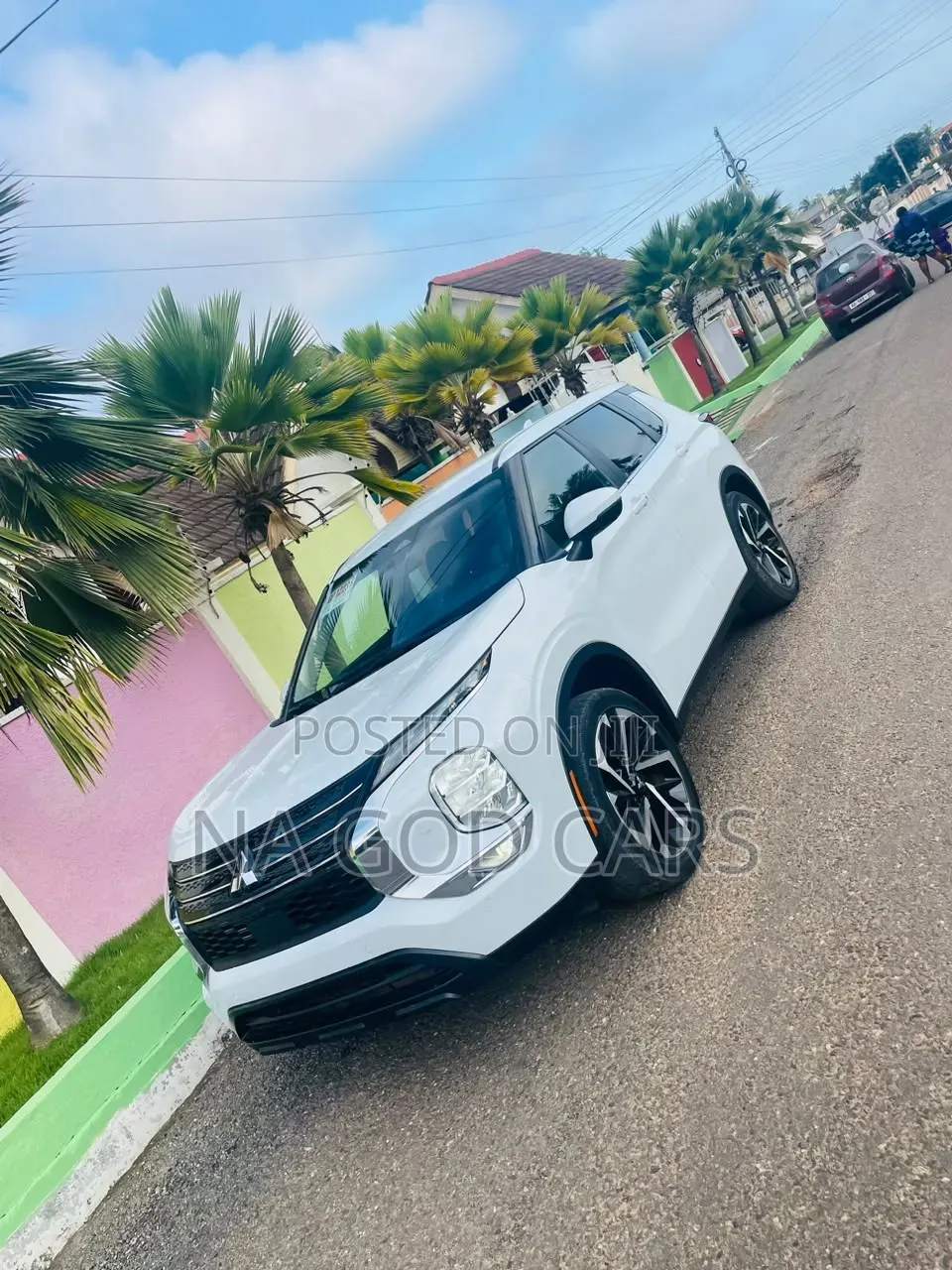 Mitsubishi Outlander 2023 White