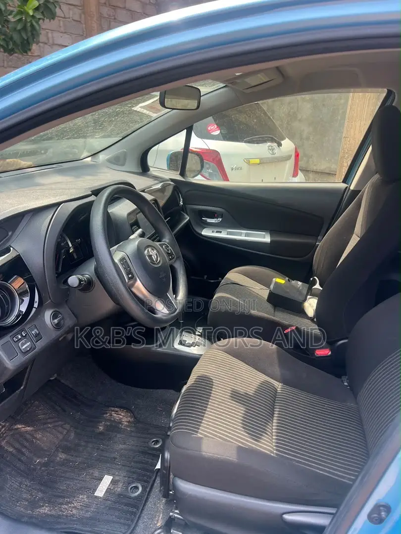 Toyota Vitz 2015 Blue