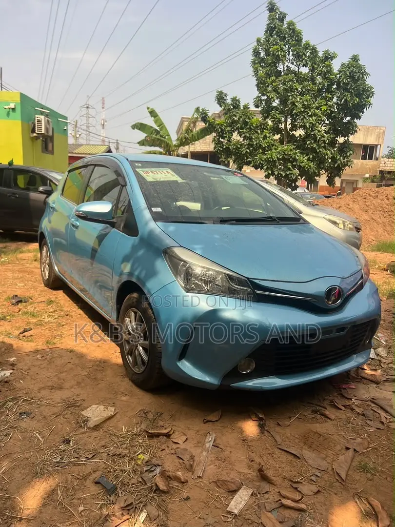 Toyota Vitz 2015 Blue