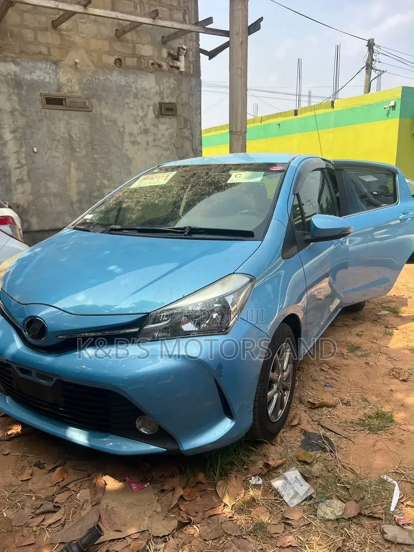 Toyota Vitz 2015 Blue