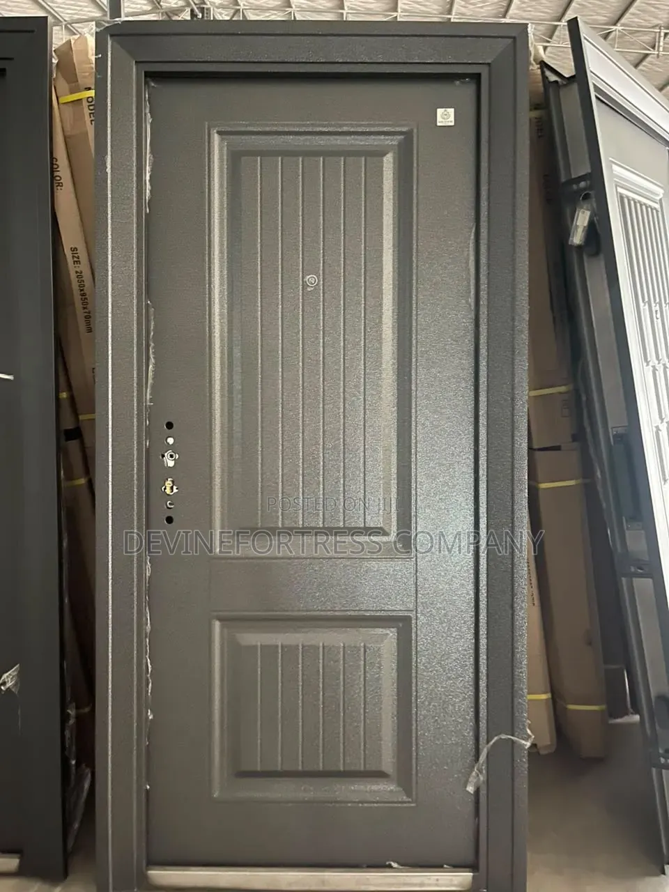 High Rough Door Single for All Weather Condit Simple Design