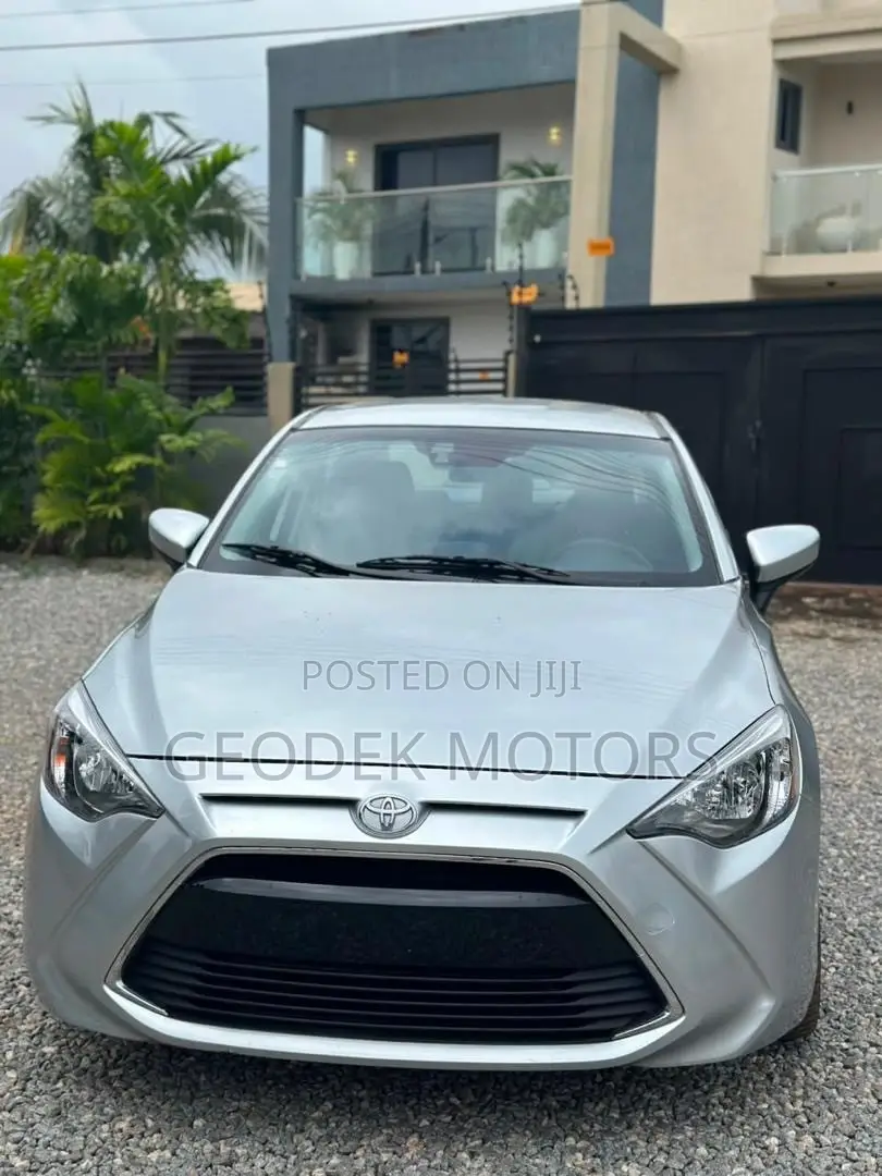 Toyota Yaris iA 1.5 FWD 2017 Gray