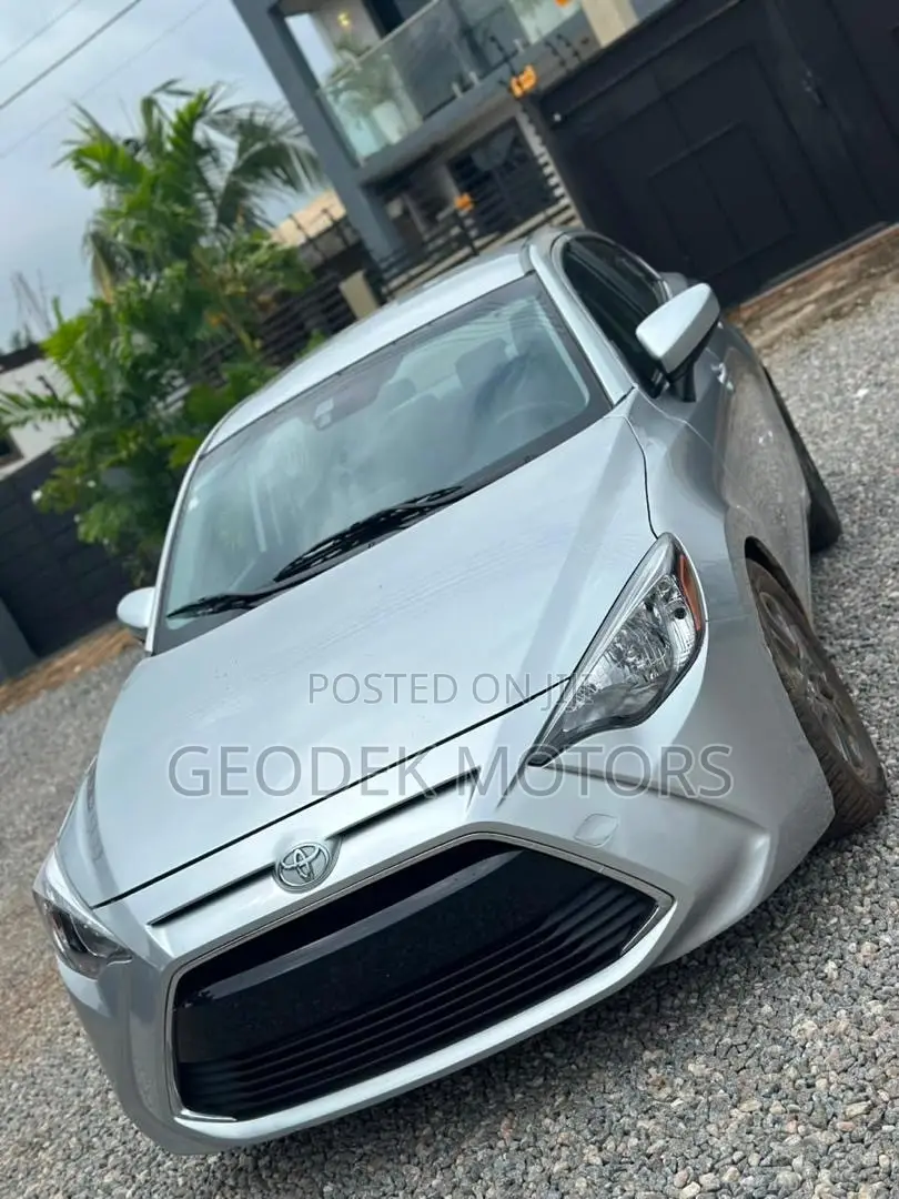 Toyota Yaris iA 1.5 FWD 2017 Gray
