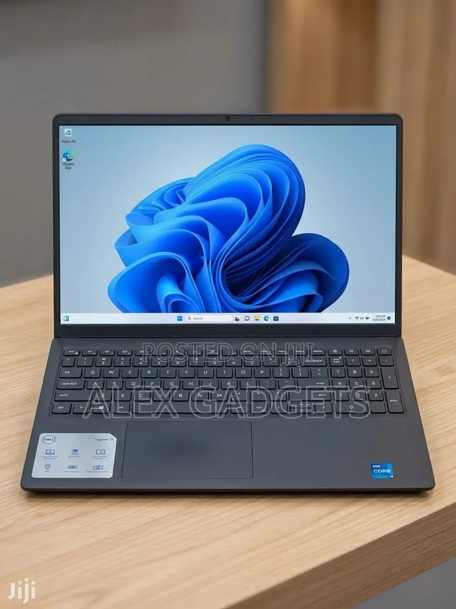 Laptop Dell Inspiron 15 3520 8GB Intel Core i5 SSD 512GB
