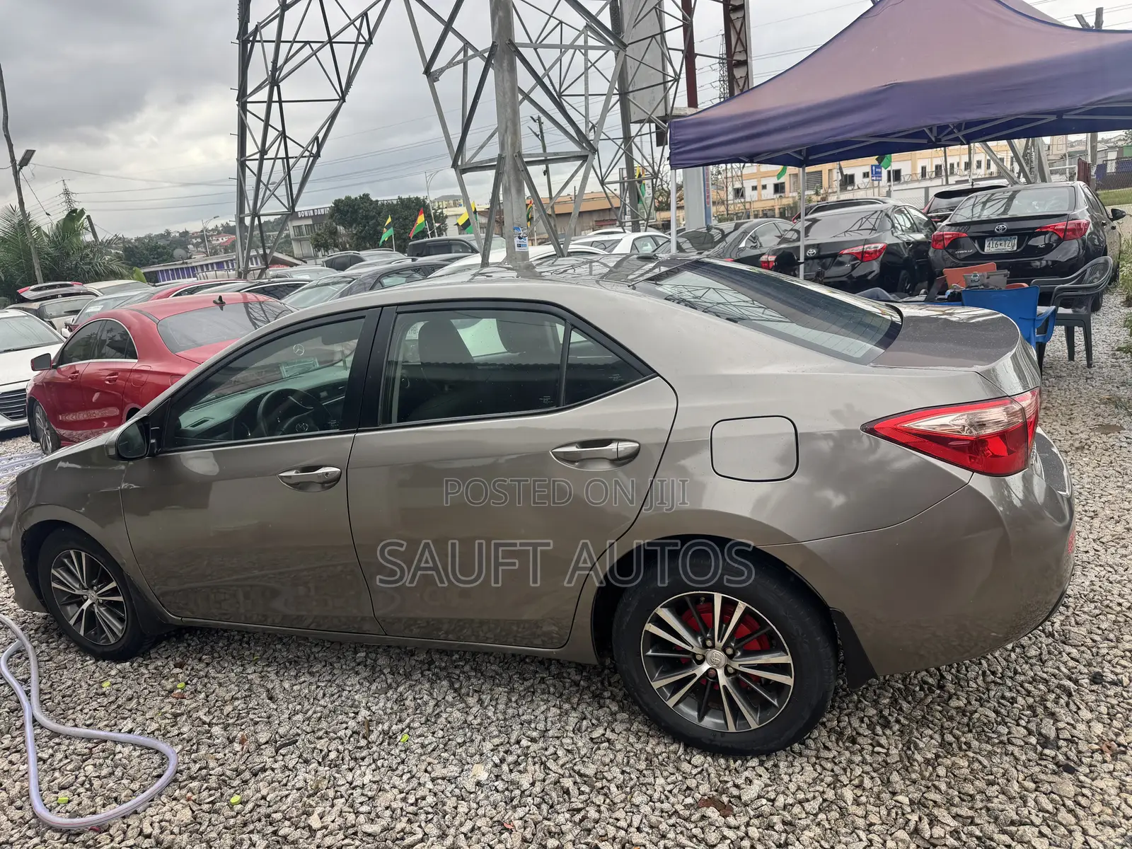 Toyota Corolla LE (1.8L 4cyl 2A) 2018 Gray