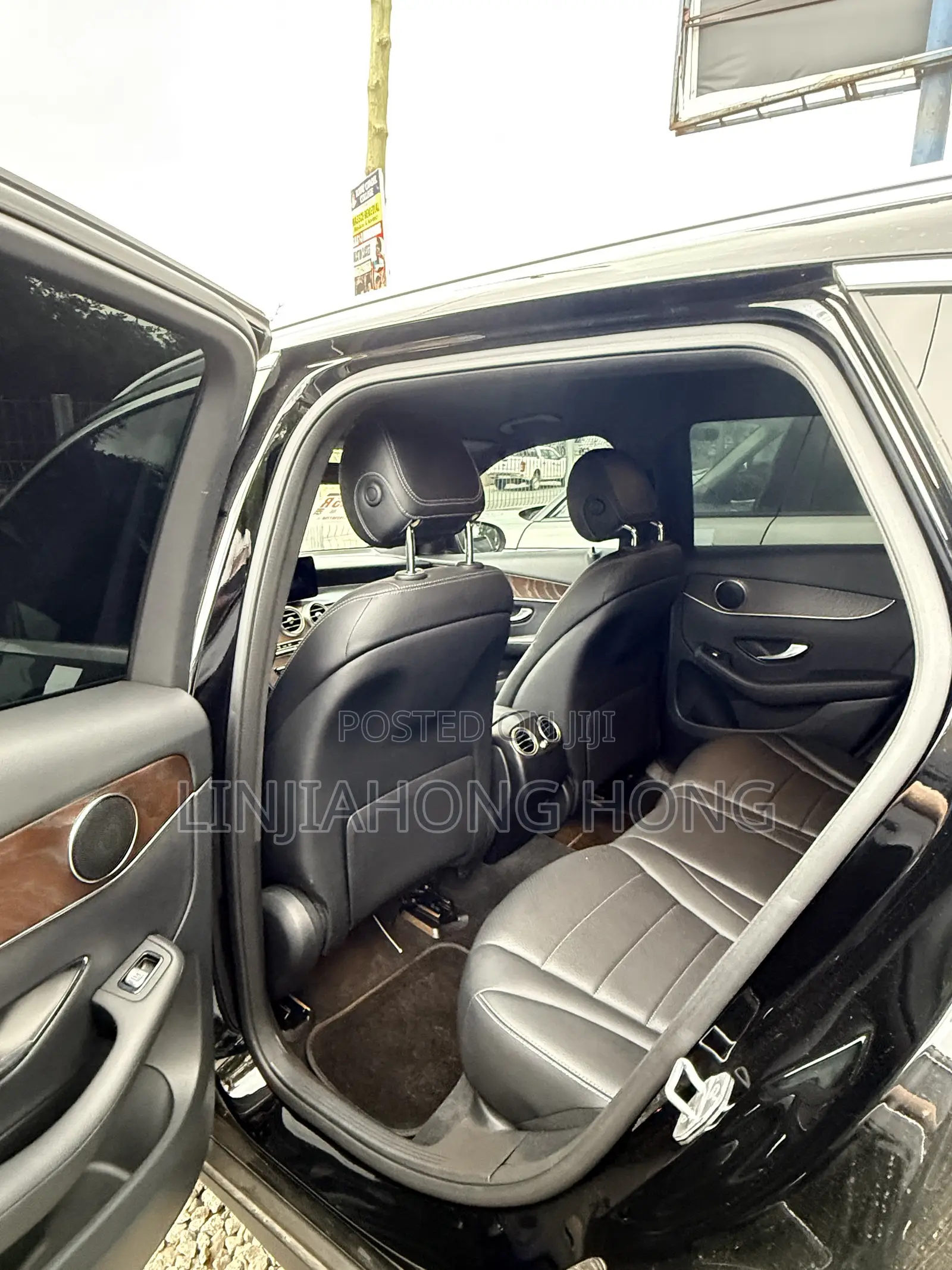 Mercedes-Benz C300 2020 Black